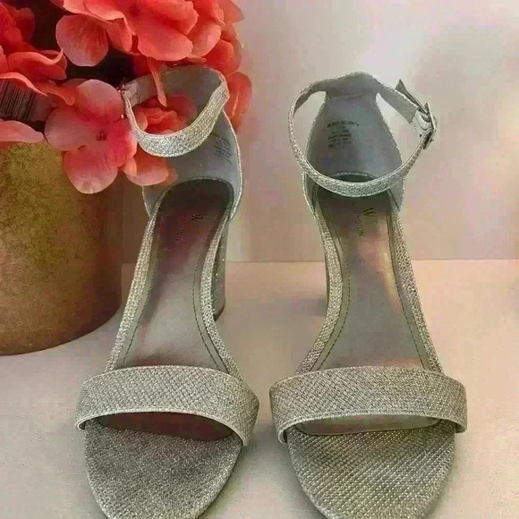 Worthington Silver Mesh Glitter Block Heel 3.75”.. Ankle Strap Size 8 - Picture 5 of 8